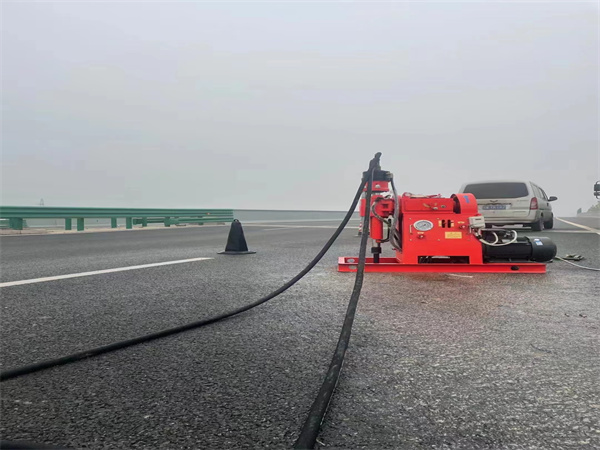 包头马路路基路面开裂下沉注浆加固灌浆